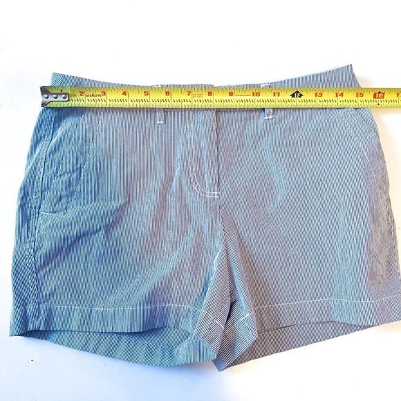 Boden Blue and white searsucker 3" shorts side and back pockets. US size 6 - Picture 9 of 12